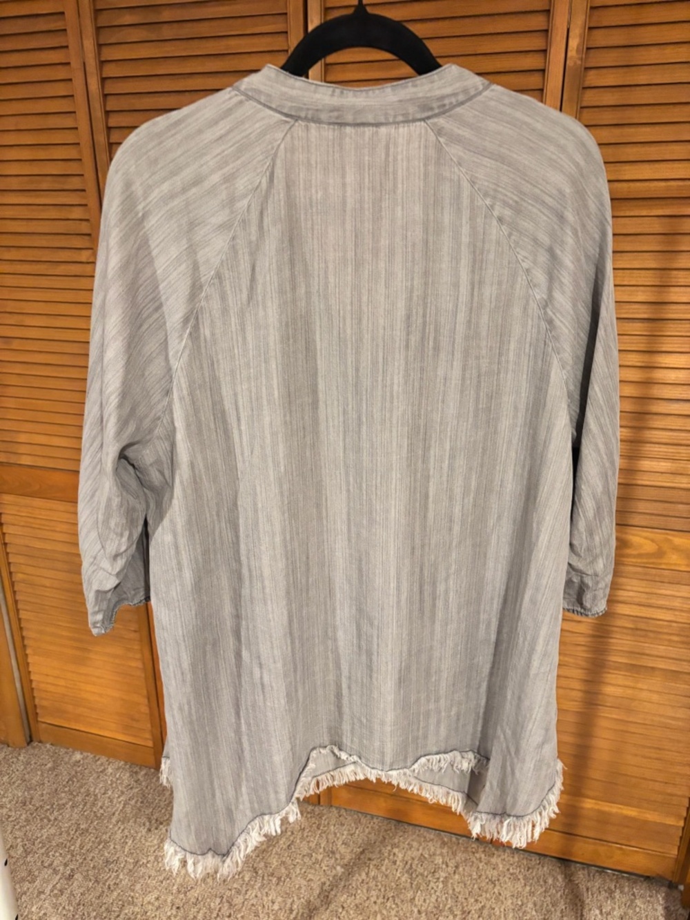 Hester and Orchard Gray Tencel Chambray Button Up Frayed
Hem Top Blouse, Size M - Picture 4 of 9